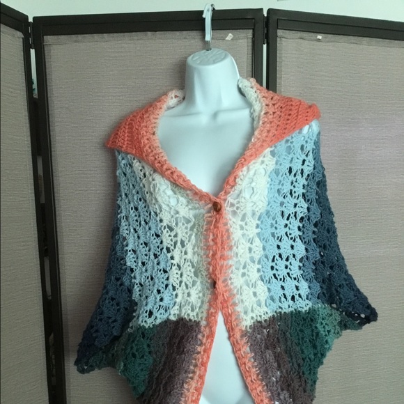 Handmade crocheted top - Picture 2 of 5